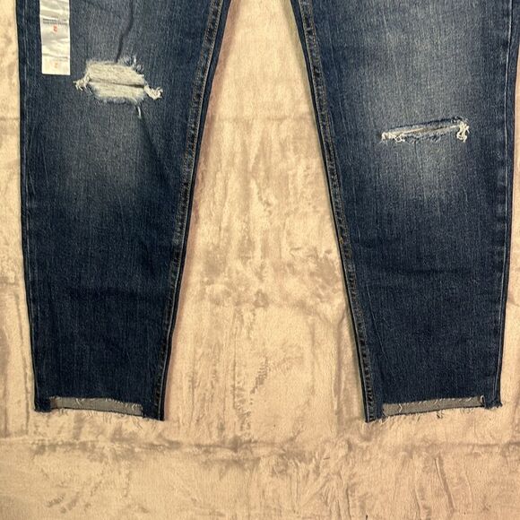 NWT New Old Navy Medium Wash Extra High Rise Sky Hi Straight Size 2 - Picture 4 of 9